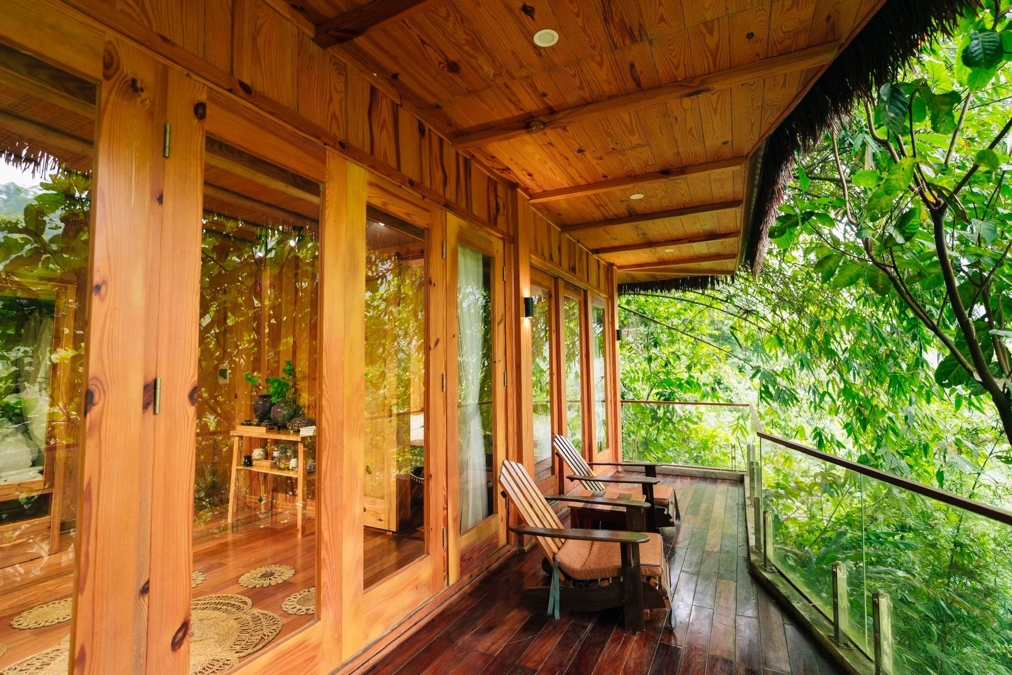 Sen Vàng Retreat